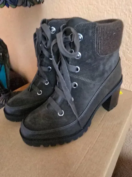 UGG BLACK WATERPROOF SUEDE REDWOOD BOOTS Size 7 - Picture 3 of 12